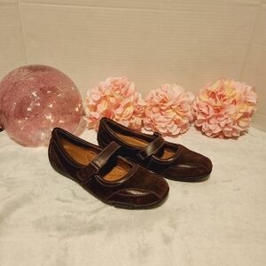 AUDITIONS Velcro Strap Closure Leather Comfort Soles Flats Size 8.5W